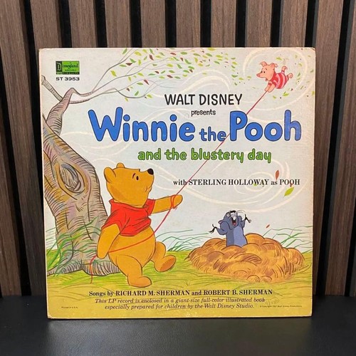 Winnie the pooh disneyland - winnie,