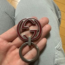 Portachiavi con logo Gucci in