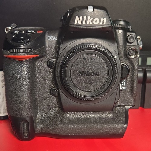 Nikon d2xs camera body - nikon, +