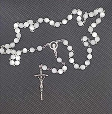 Rosario imitazione madreperla con grani medi