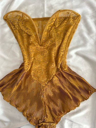 Nwot perla 1990 pleated - perla,