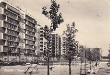 CARTOLINA DI MILANO ,PIOLTELLO - QUARTIERE SATELLITE - PARCO GIOCHI - 1959