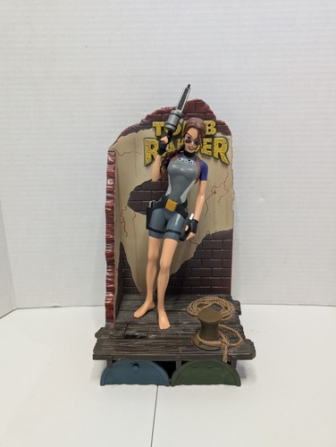 Tomb raider lara croft wet - tomb, in