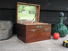 Una bella scatola antica per