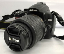 Nikon D5000 DSLR 18-55 mm VR