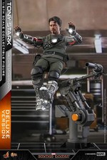Hot Toys "TONY STARK (MECH