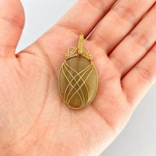 Collana con ciondolo in giada