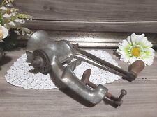 VECCHIO TRITACARNE TRE SPADE  DECORATIVO