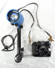 Fotocamera vintage Nikonos III 35 MM pellicola subacquea e luce oceanica