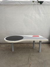 Tavolo o scrivania con piedi in acciaio 