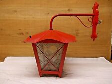 VECCHIA LAMPADA  A MURO DA ESTERNO IN FERRO E VETRO LAVORATO