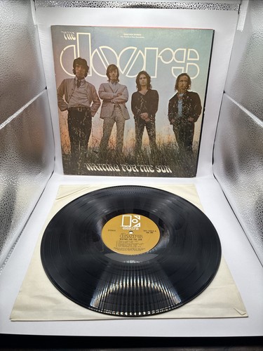 The doors waiting for - doors,,
