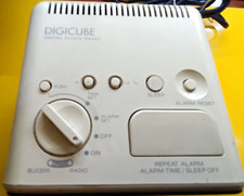 VINTAGE ANNI 80 RADIO CUBO