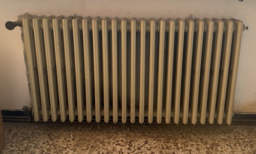 Stock termosifoni radiatori - di,