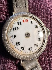 Antico orologio trincea