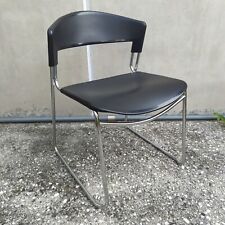 SEDIA IN PLASTICA ASSISA PRESS ITALY DESIGN PAOLO FAVARETTO - STEELCASE STRAFOR