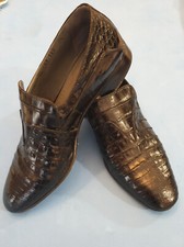 Scarpe da uomo eleganti in vera pelle di coccodrillo.