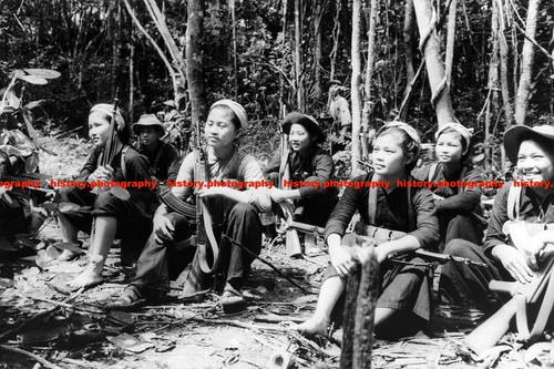 F012881 vietcong fighters - vietcong,