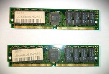 due moduli RAM DIMM (8 MB