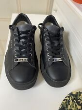 GUESS Uomo numero 41. Sneakers scarpe in pelle nero.