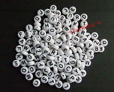 100pz misti Alfabeto / lettere di perline bianche 7x4mm