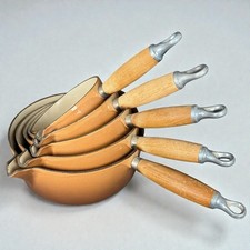 Série 5 casseroles poêlons fonte émaillée marron Le Creuset vintage bec verseur