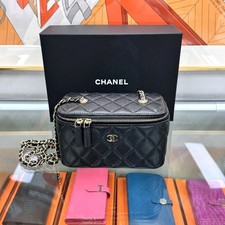CHANEL Trousse de maquillage