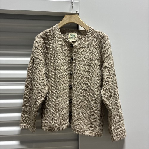 Carraig donn aran cardigan - donn,