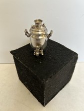 Casa delle bambole in argento