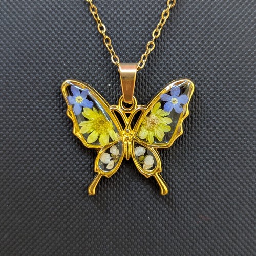 Collana con ciondolo farfalla