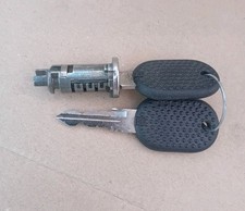 FIAT PANDA 141 UNO 146 DUCATO CILINDRETTO SERRATURA CON CHIAVI NUOVO VEDI MISURE