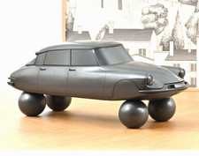 Citroen DS 19 on Balls