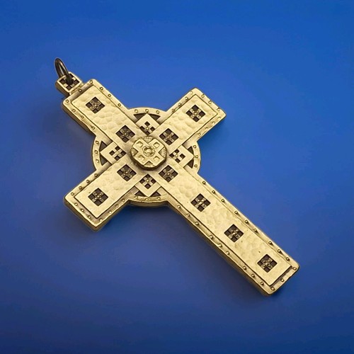 Large base metal - metal, gold