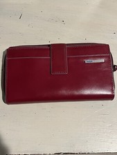Piquadro Burgundy Red Leather Woman’s Wallet Teal Accents Multi Zipper