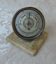 Antico barometro da tavolo