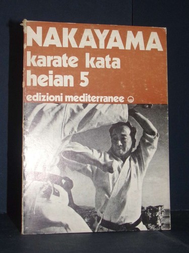Nakayama karate kata - m.,