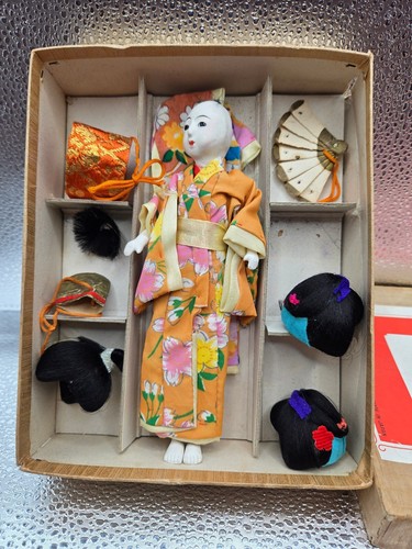 Bambola geisha giapponese