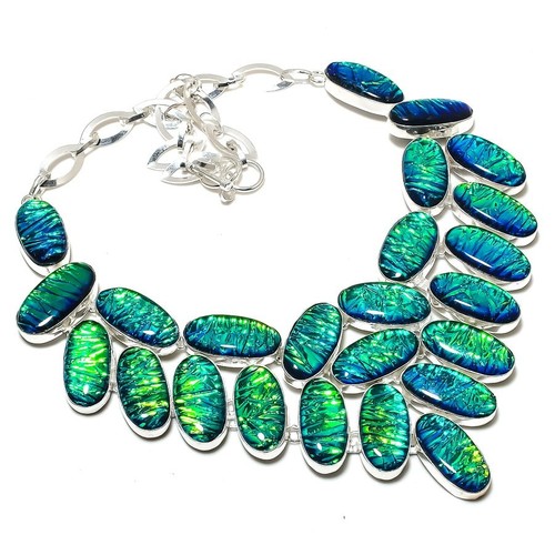 Collana con pietre preziose