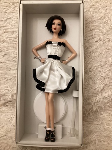 Barbie white fashion roma - b,