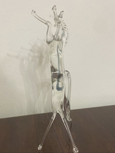 Statuetta raffigurante