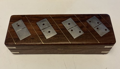 Domino legno duro con - in,