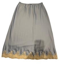 Gonna slip For Love & Lemons