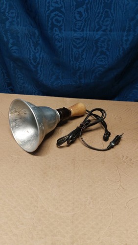 Vecchia lampada portatile - vecchia,