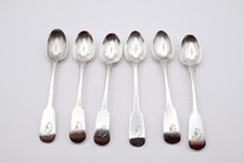 Antico set di sei cucchiai da