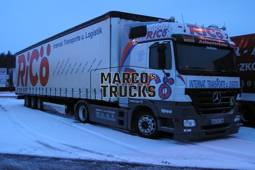 Foto camion mercedes benz - foto,