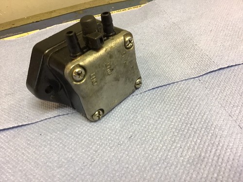 Pompa carburante quattro tempi
