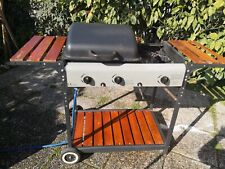 barbeque a gas con coperchio piastra per pesce e griglie, possibilità di cot con