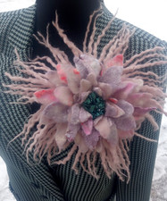 Spilla fiore in feltro stella