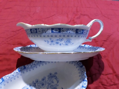 Saucière sur plateau