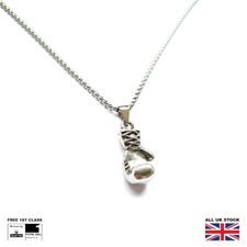 Collana con ciondolo guantone